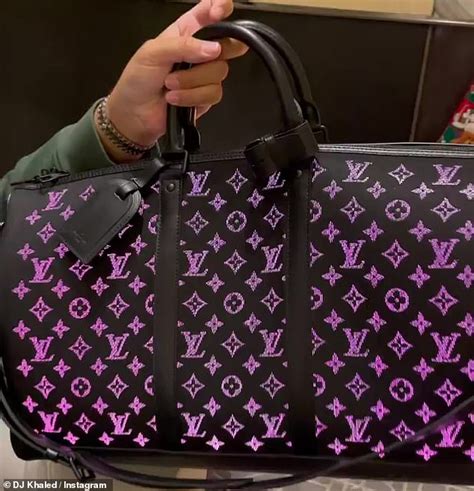 louis vuitton bag color changing|louis vuitton change purse women.